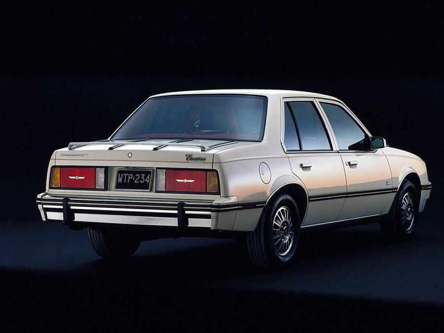  Cadillac Cimarron (6J-G69) 1983 года  (фото 7 из 17)